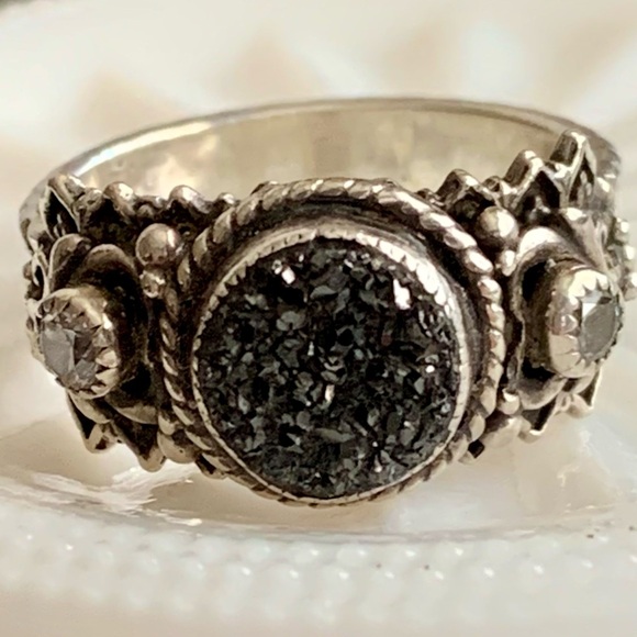 Aldrich Arts * Beautiful Sterling Silver Gray Druzy & White Topaz Ring - Picture 2 of 10
